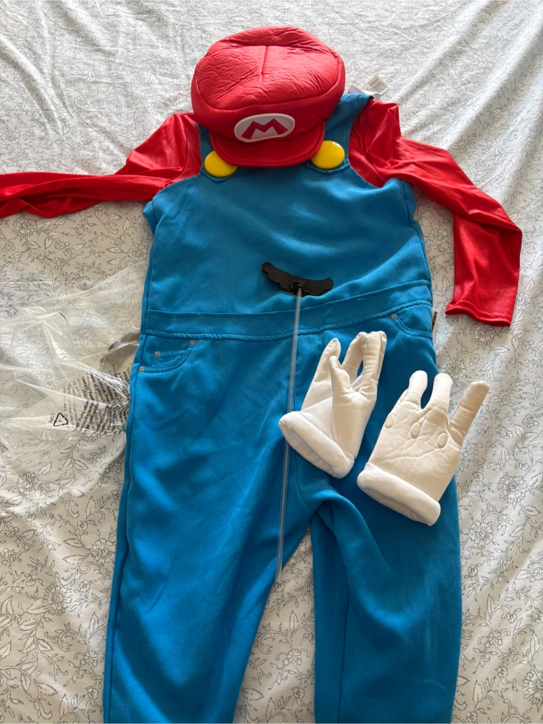 Halloween costume - super Mario