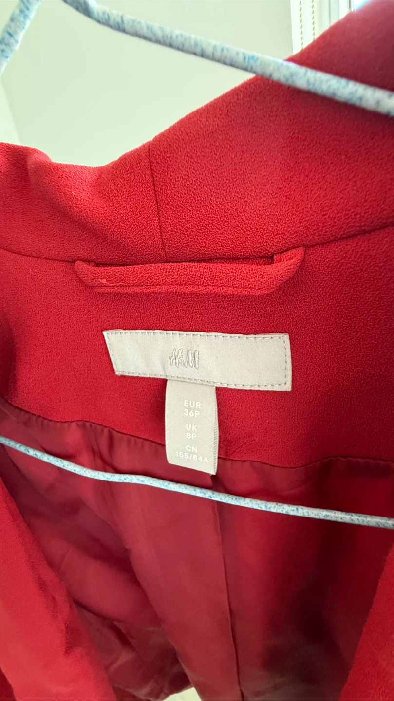 H&M Red Blazer - Size 36P - photo 4