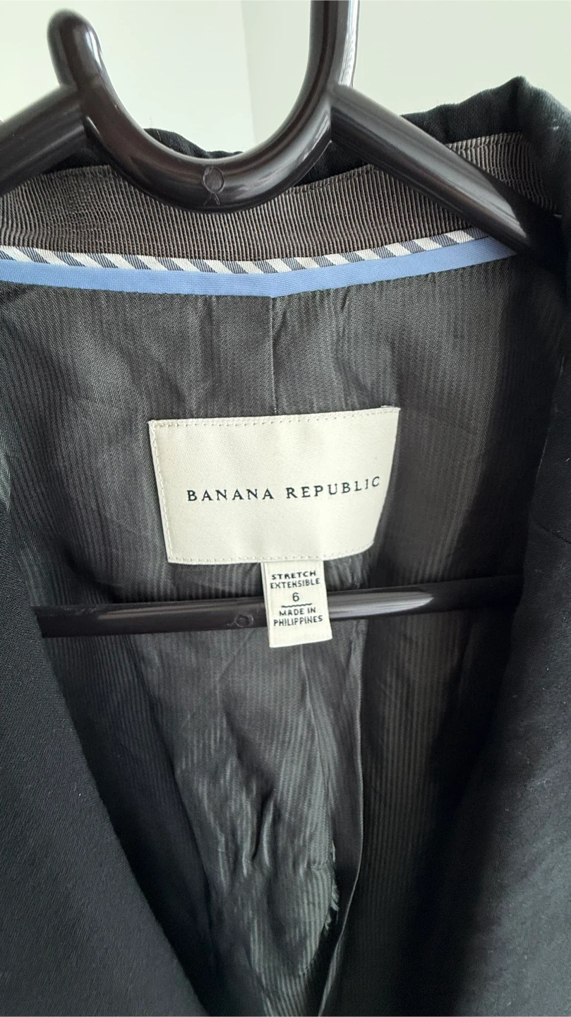 Fitted Banana Republic Black Blazer Size 6 - photo 3