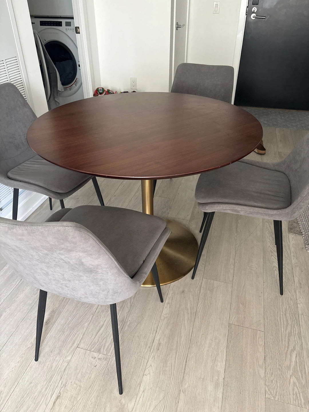 Modern Round Dining Table with 4 upholstered Chairs - photo 2