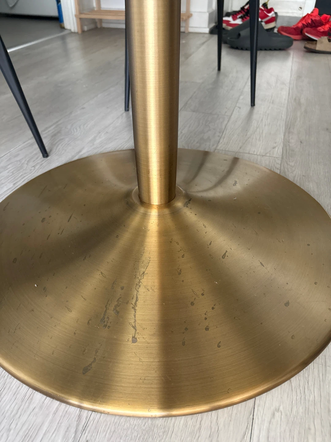 Modern Round Dining Table with 4 upholstered Chairs - photo 3