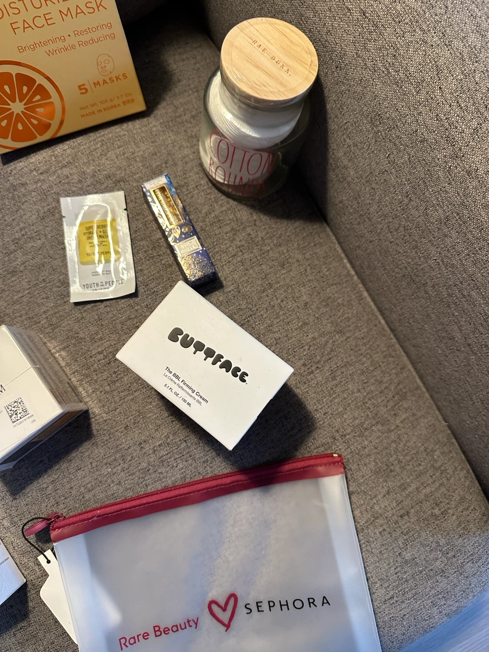 Beauty and Skincare Bundle Set - photo 3