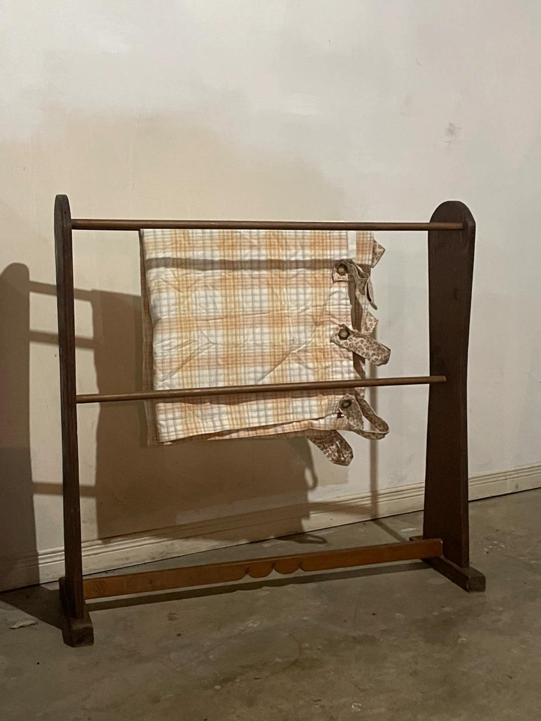 Wooden Blanket Rack