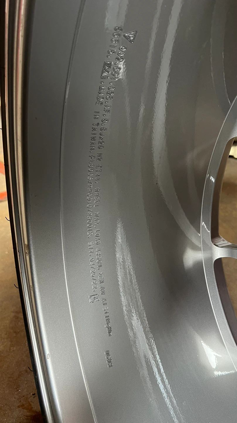 Porsche 992 OEM Wheel and Tire Set - photo 4