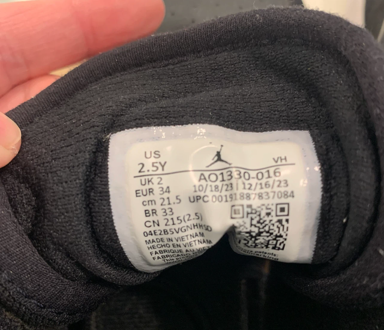 Jordan Kids Shoes - Size 2.5Y - photo 5