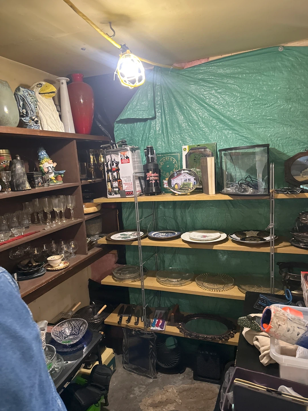 Garage sale. Bring friends and family for great deals - photo 5