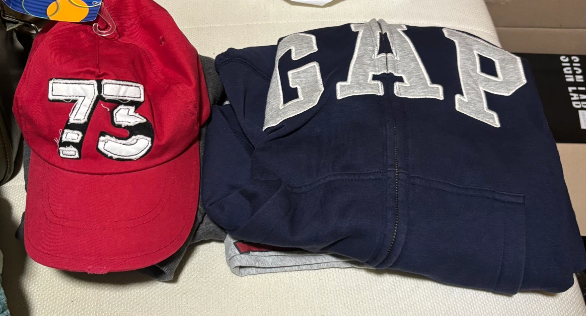 Full bag of kids clothes - photo 3