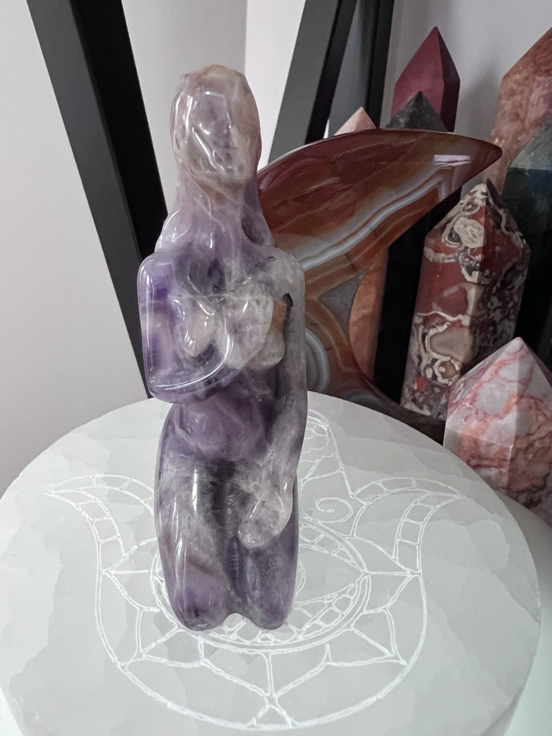 DREAM AMETHYST GODDESS CARVING