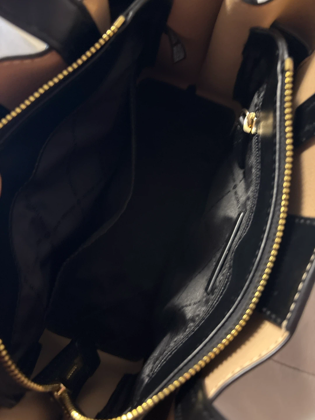 Michael Kors Black Handbag - photo 4