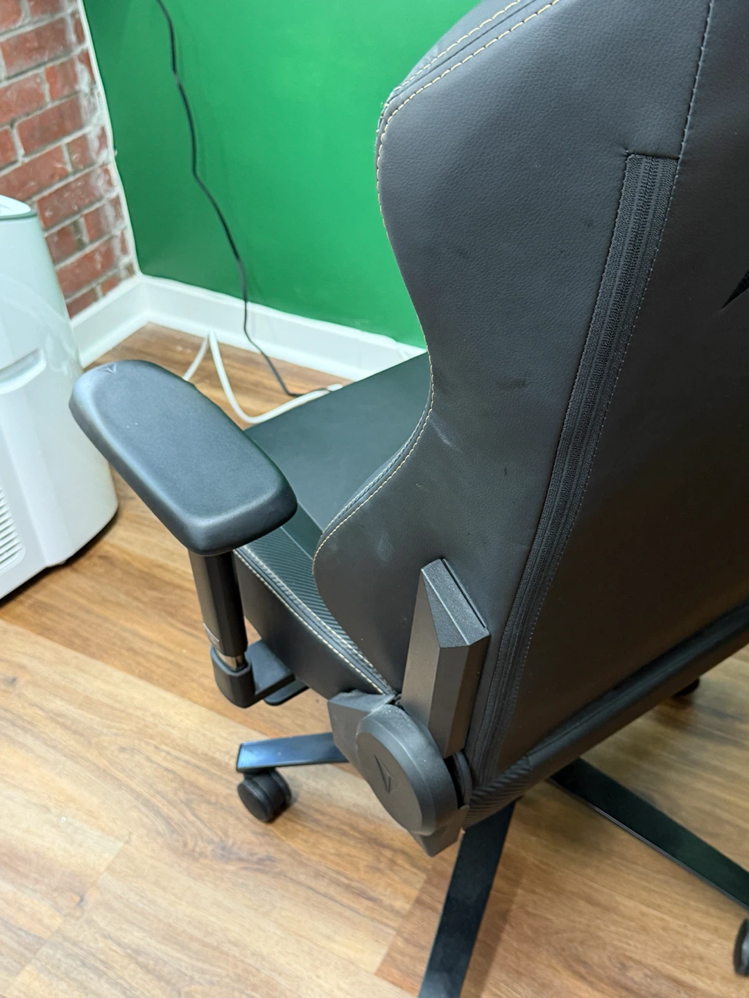 Secretlab Batman Gaming Chair - photo 3