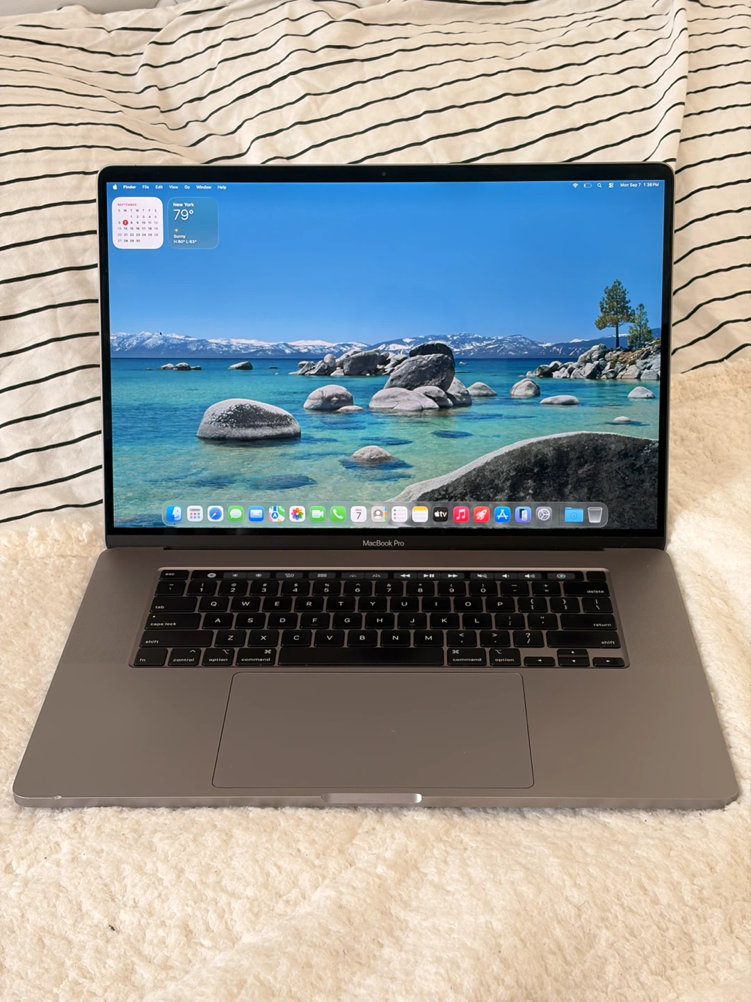 Apple MacBook Pro (Retina, 16-inch, 2019) — 500GB / i7 / 16GB