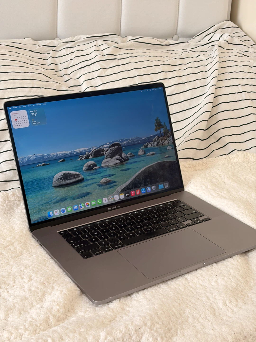 Apple MacBook Pro (Retina, 16-inch, 2019) — 500GB / i7 / 16GB - photo 2