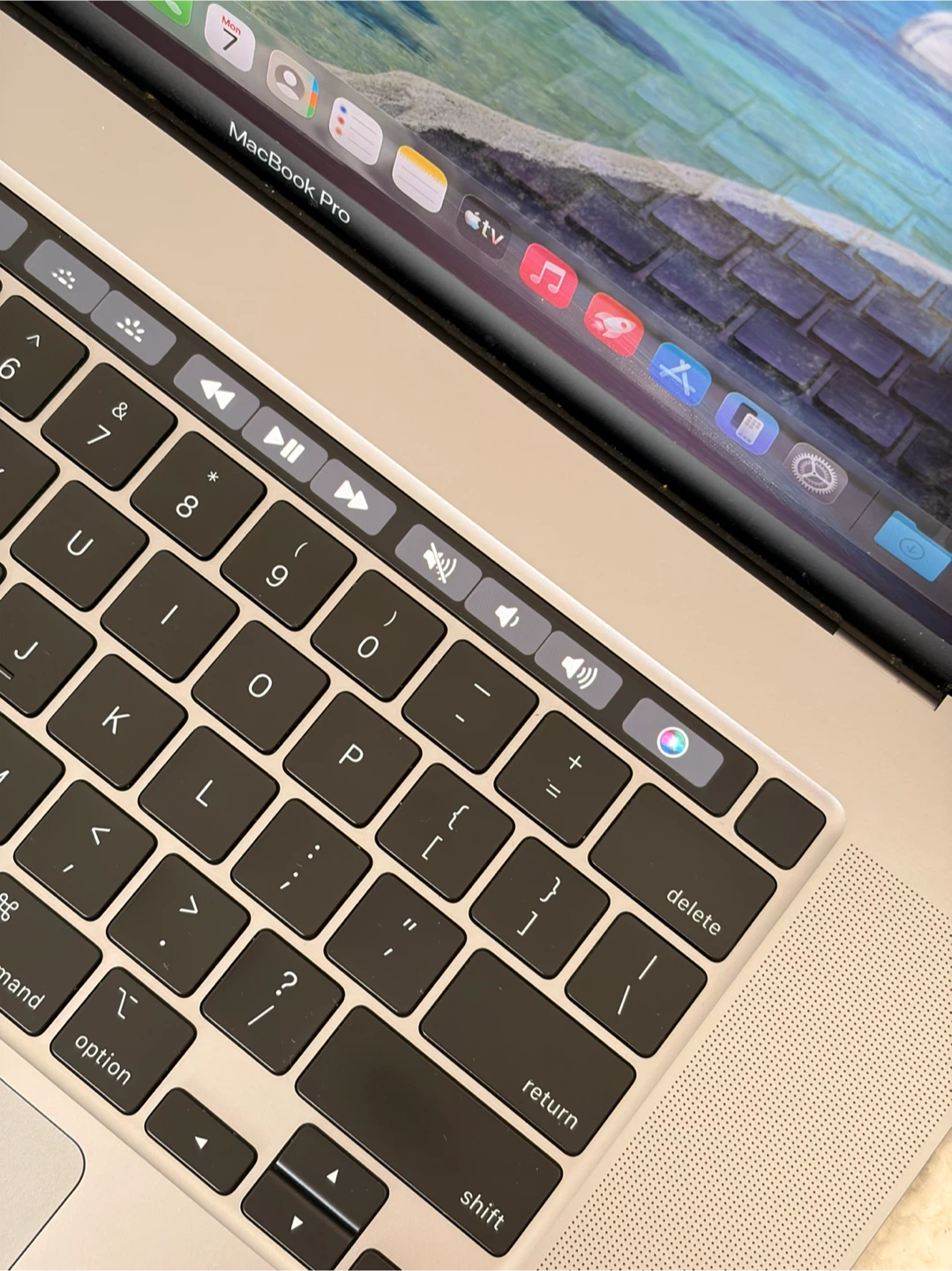 Apple MacBook Pro (Retina, 16-inch, 2019) — 500GB / i7 / 16GB - photo 4