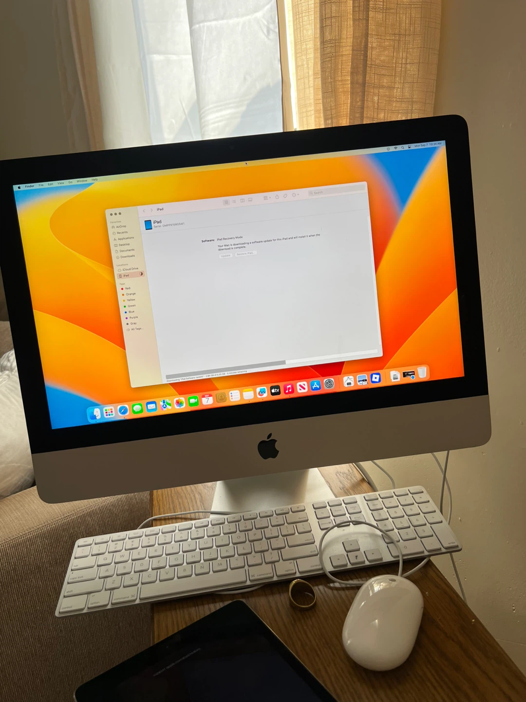 Apple iMac Desktop Computer