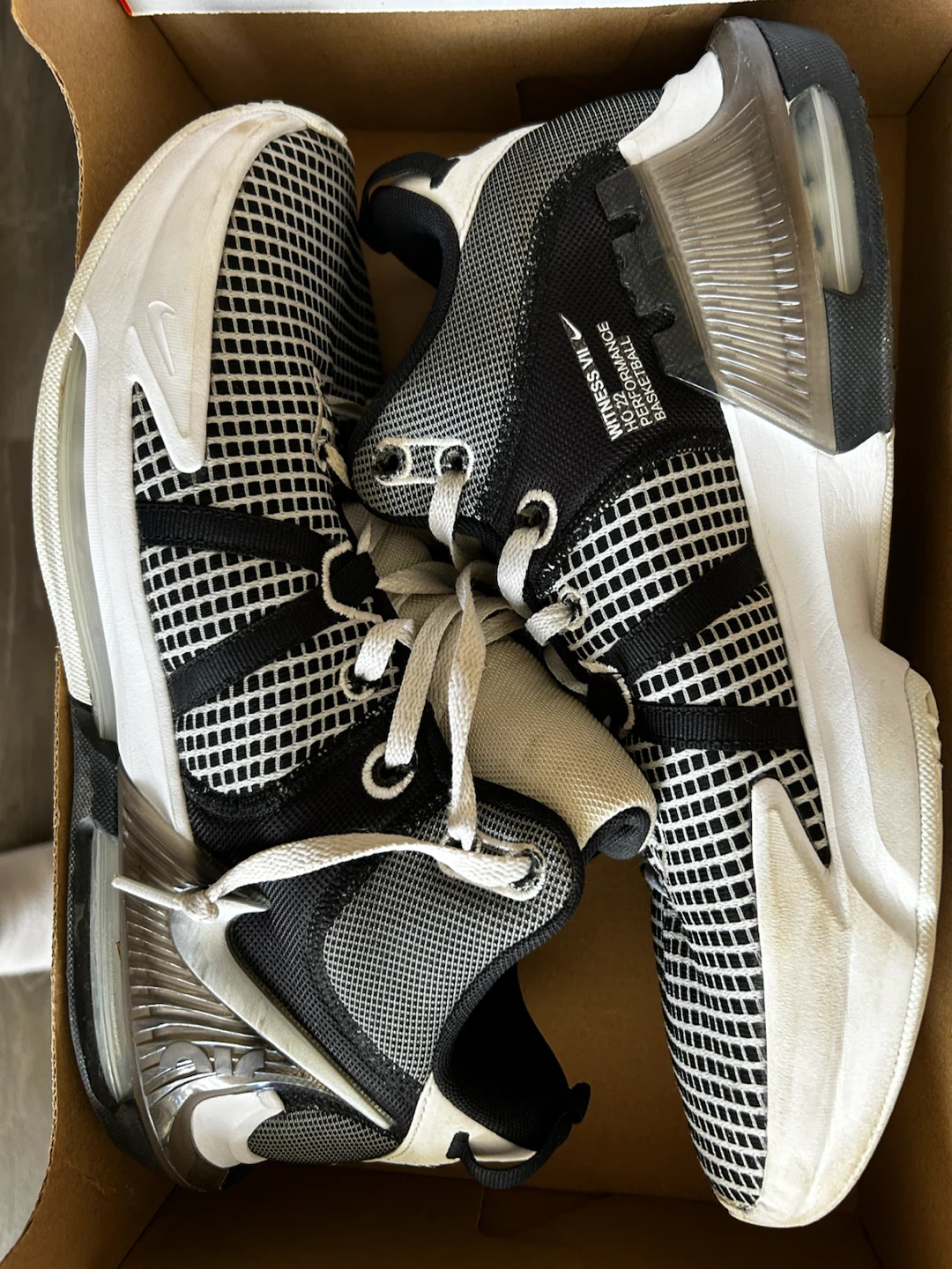 Nike LeBron Witness VII Basketball Shoes