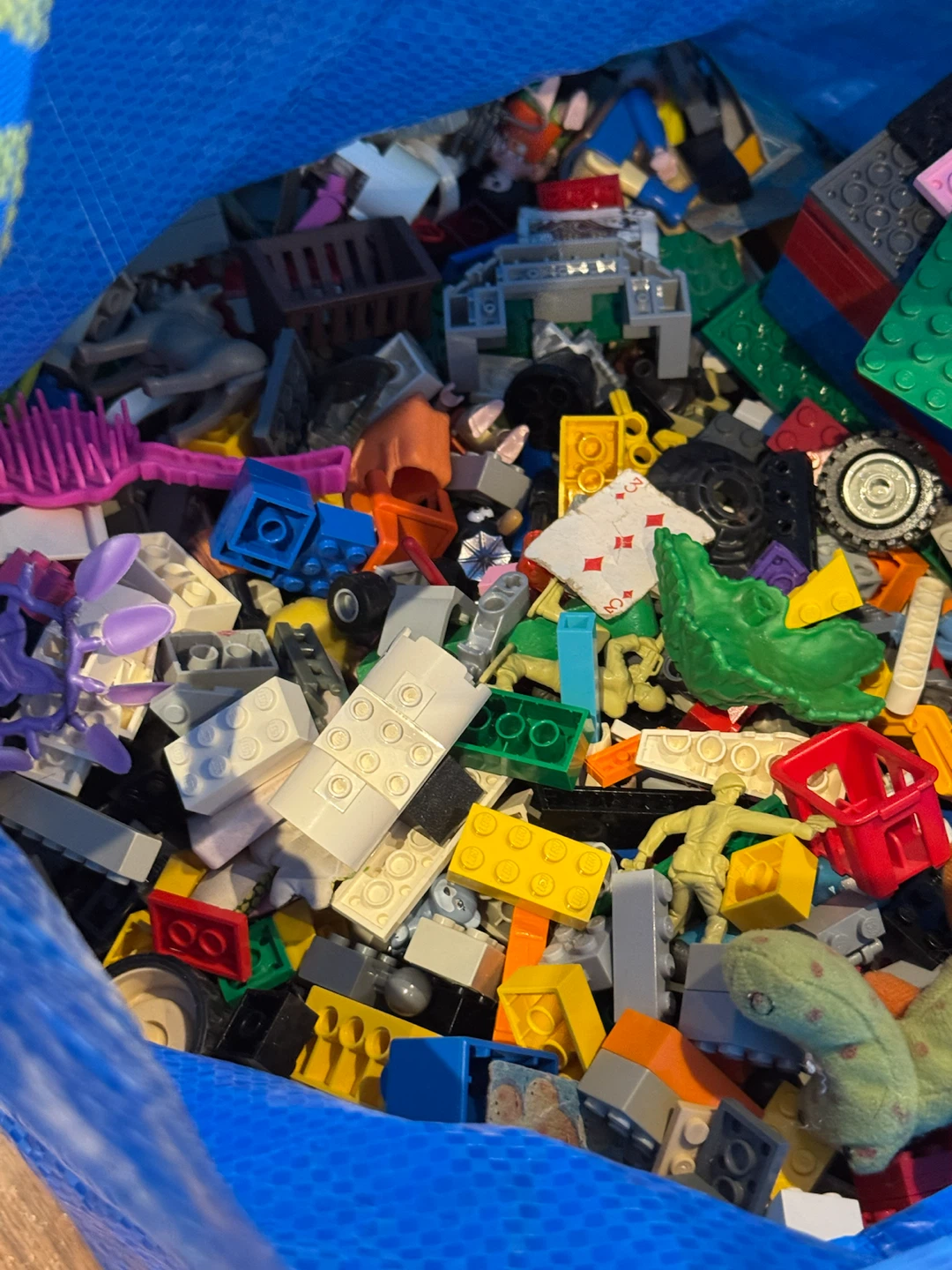 Large assortment of mixed LEGO pieces - photo 4
