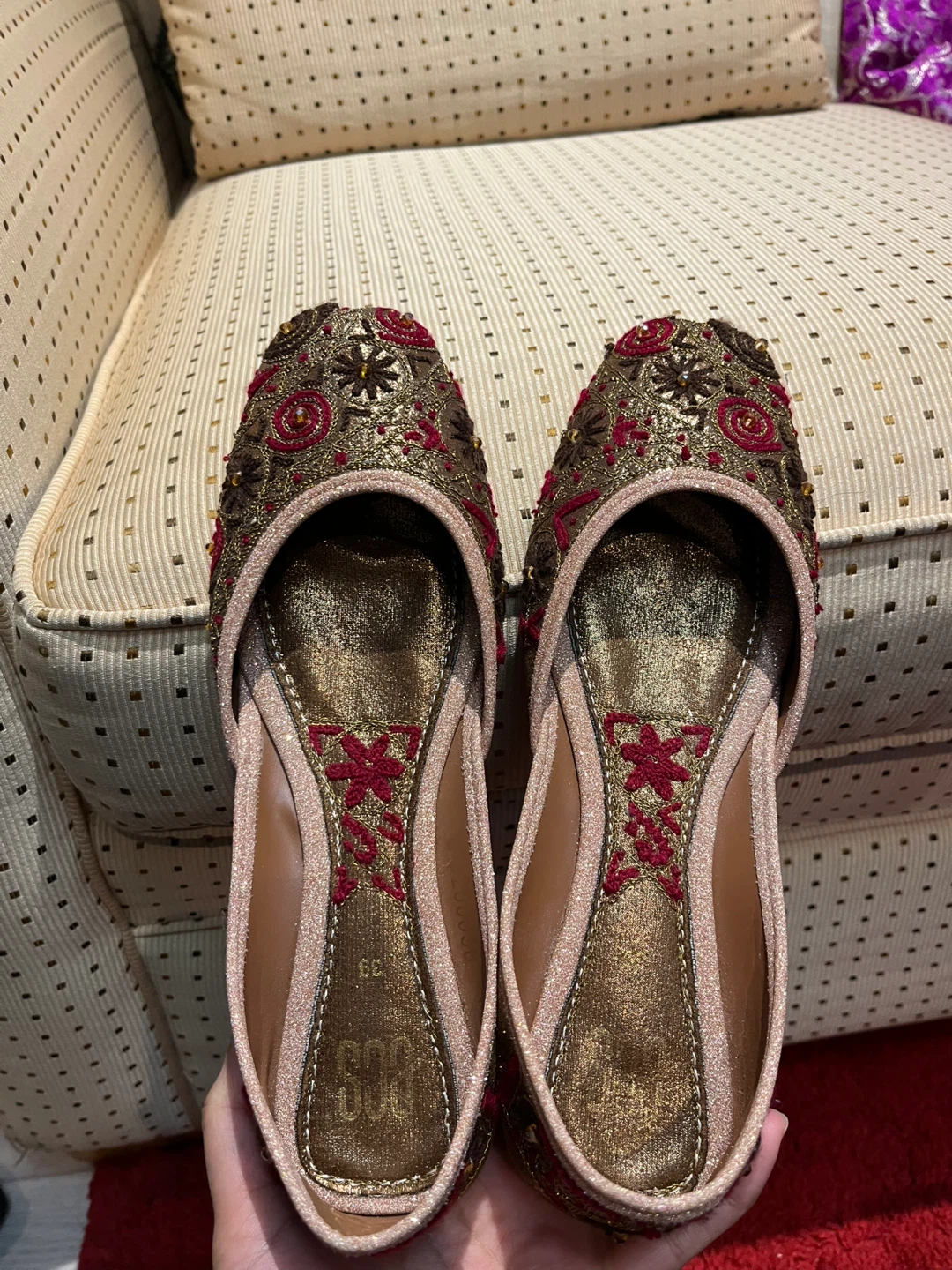 Handcrafted women’s footwear (Khussas)