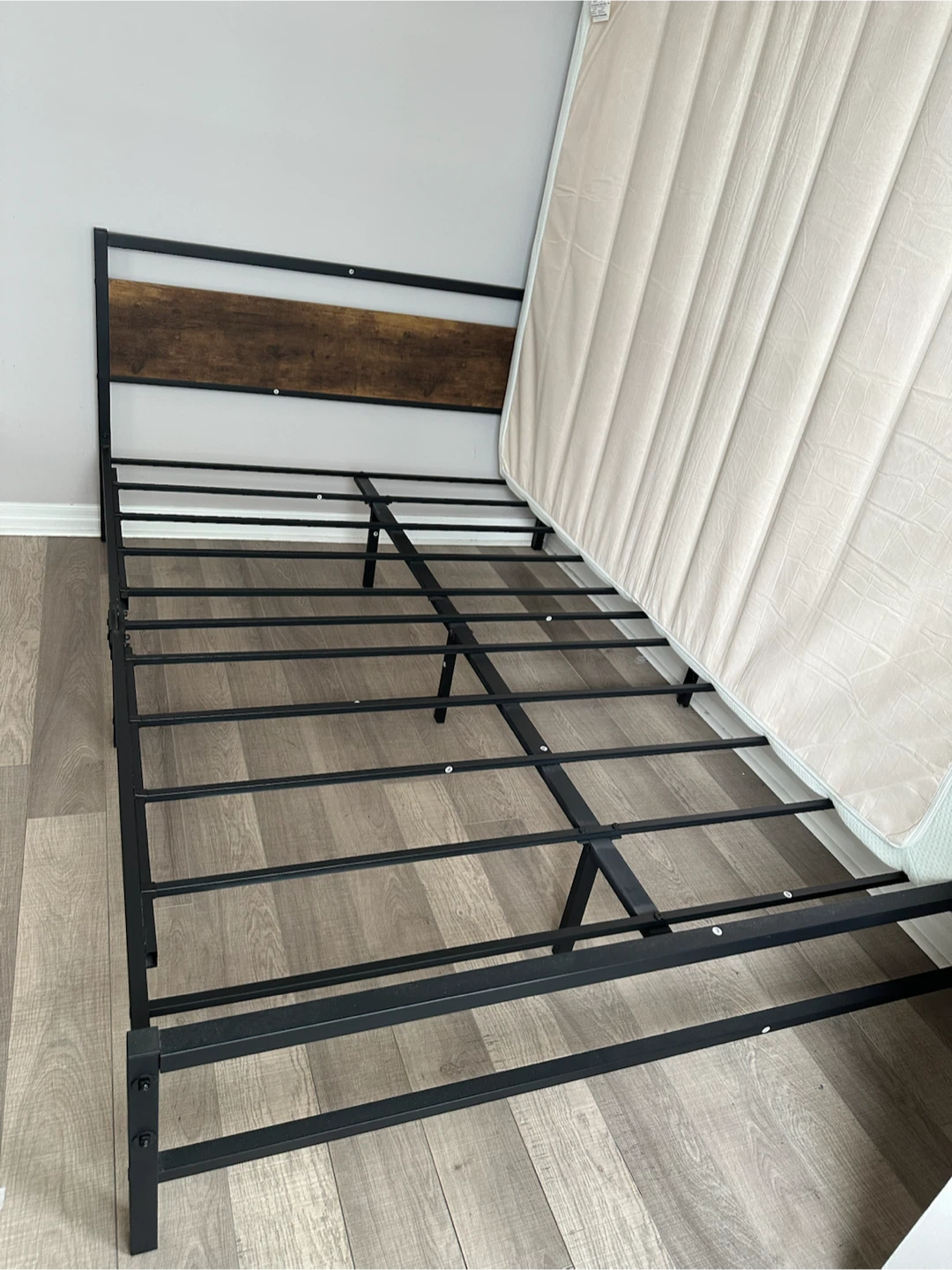 Queen Metal Platform Bed Frame & Zinus 12” Memory Foam Mattress - photo 2