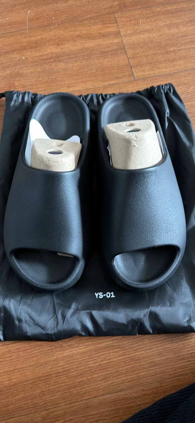 Yeezy Slides Size -11 Brand New - photo 2