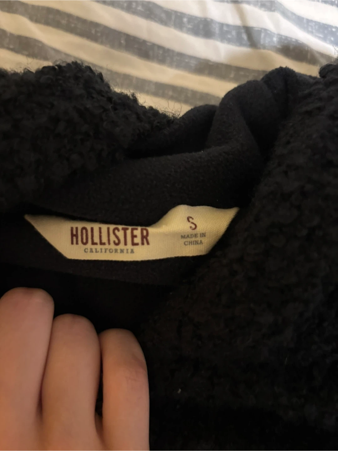 Hollister sweater size S - photo 2