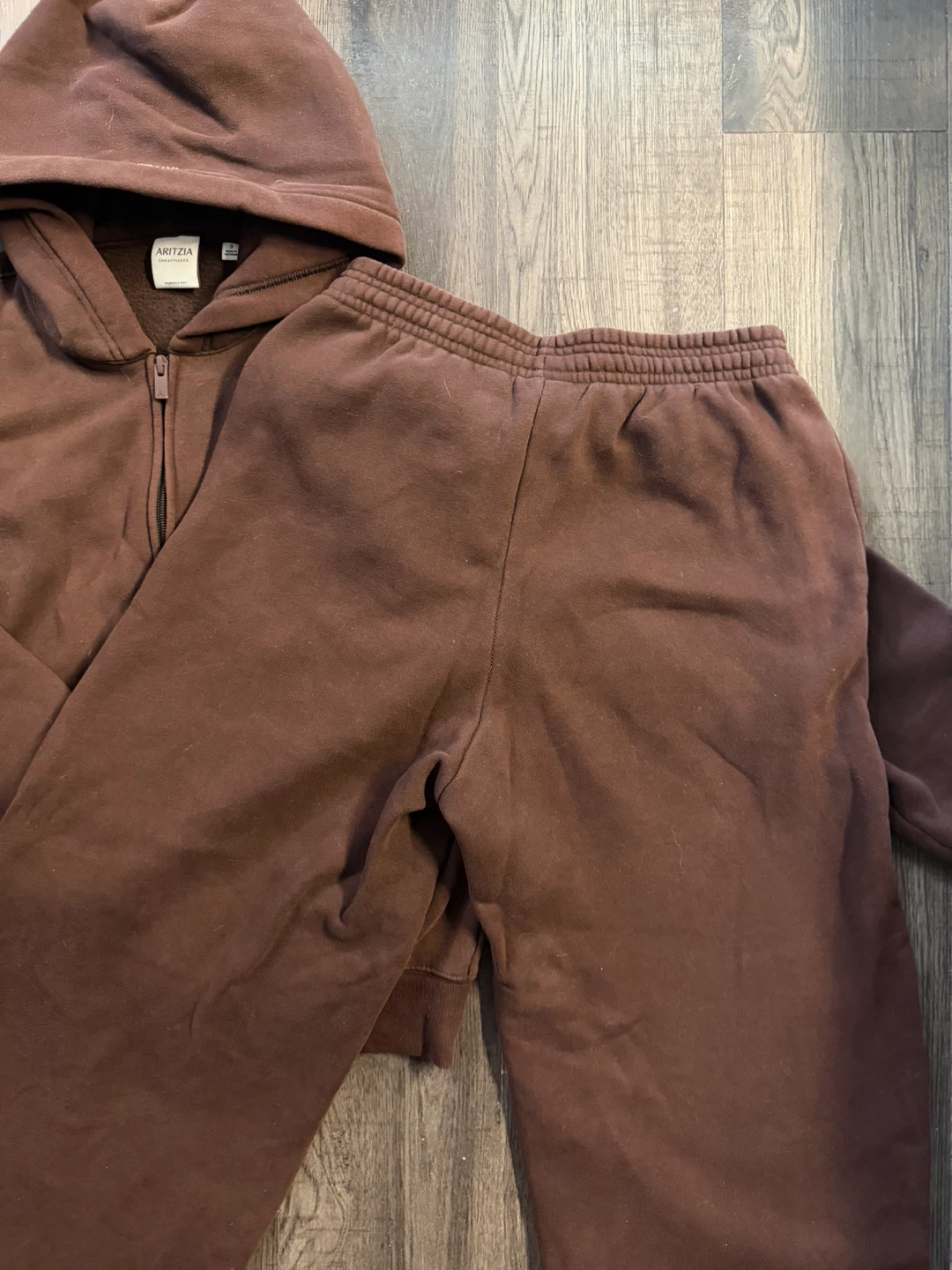 ARITZIA Sweatfleece Hoodie and Sweatpants Set - photo 2