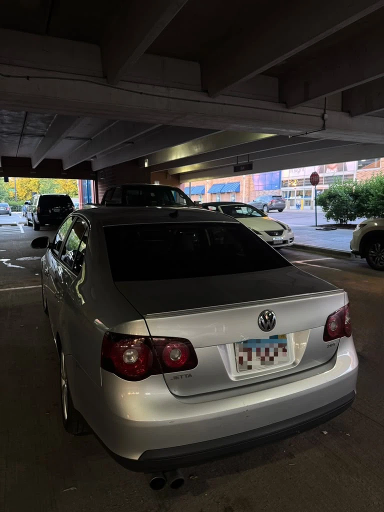 2010 Volkswagen Jetta 2.0T Sedan - photo 2