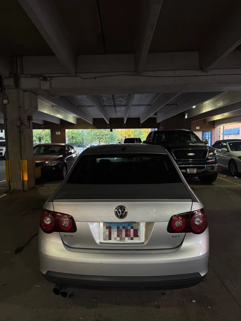 2010 Volkswagen Jetta 2.0T Sedan - photo 3