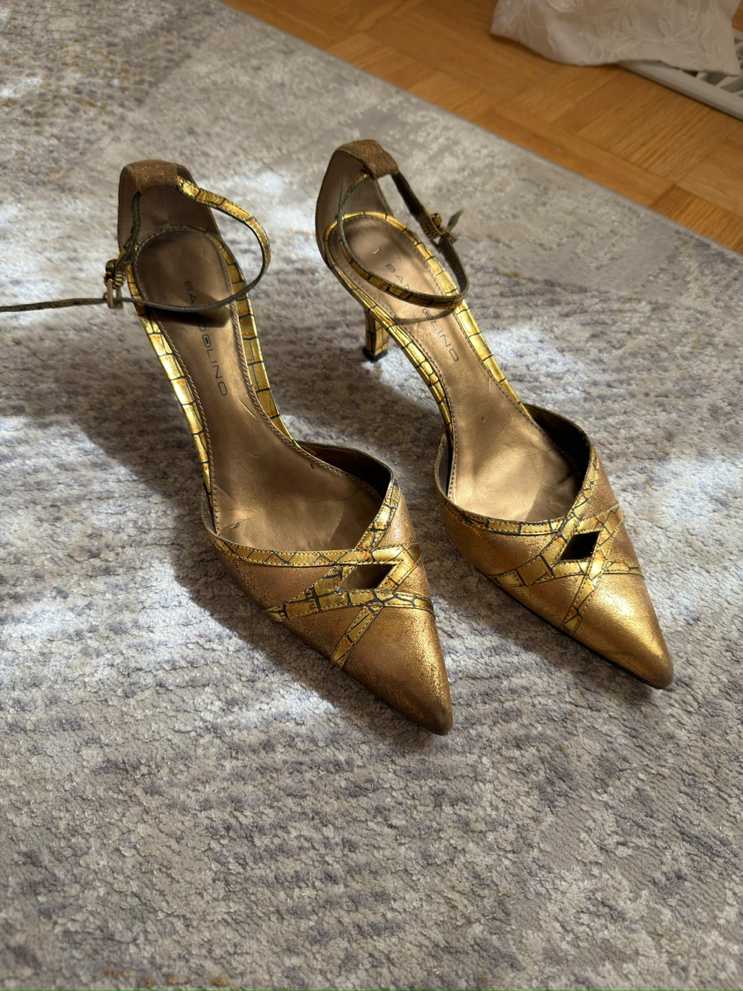 Bandolino Gold Metallic Heels