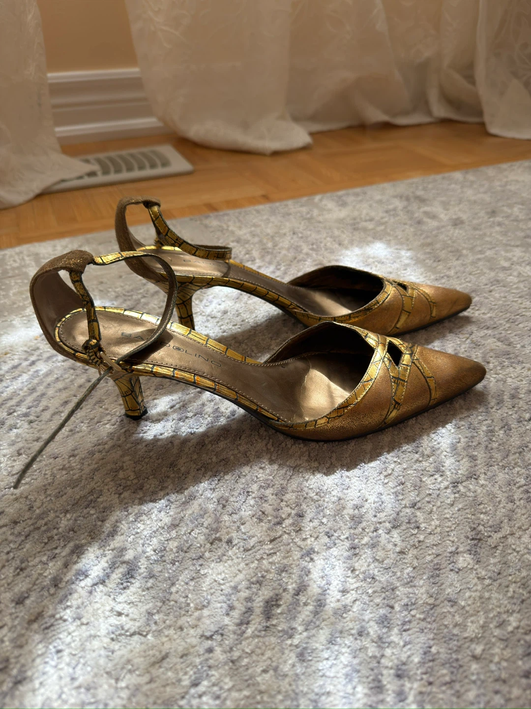 Bandolino Gold Metallic Heels - photo 2