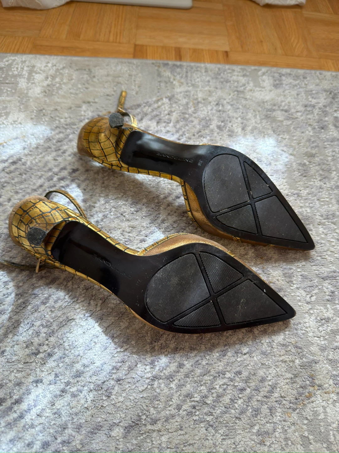 Bandolino Gold Metallic Heels - photo 3