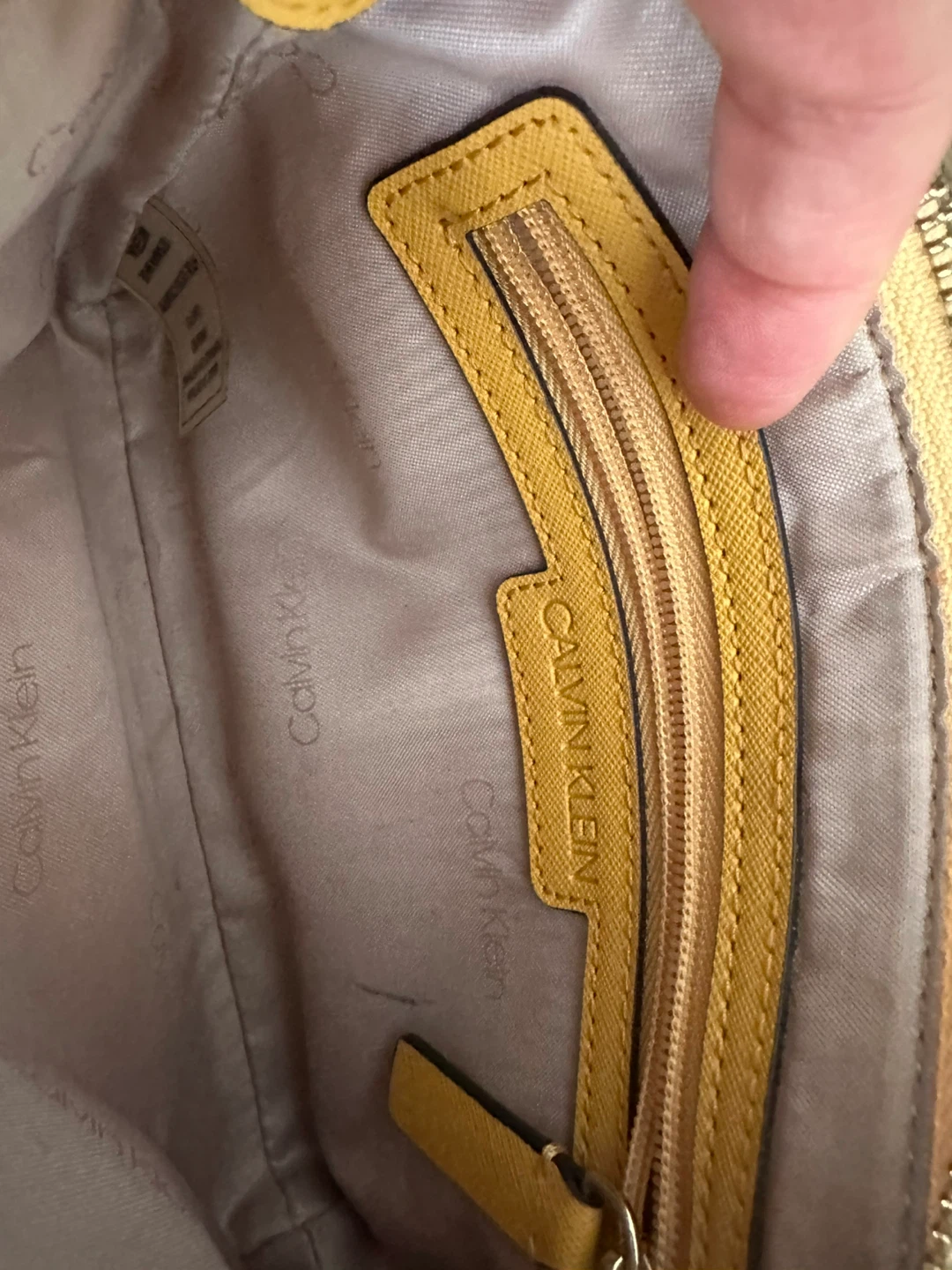 Calvin Klein Yellow Crossbody Bag( best offer) - photo 3