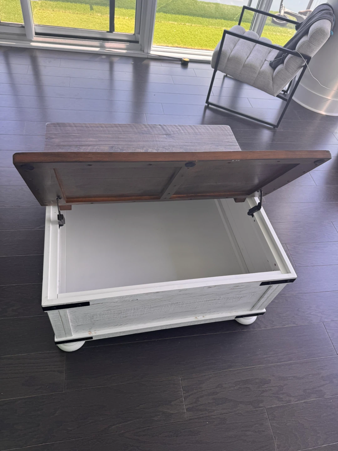 Ashley Farmhouse Lift-Top Coffee Table with Storage – Like New - photo 4