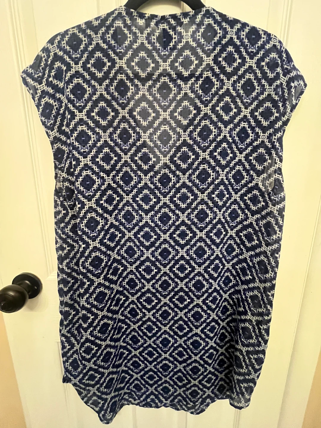 Sleeveless Women's Top, Size 12 - photo 2