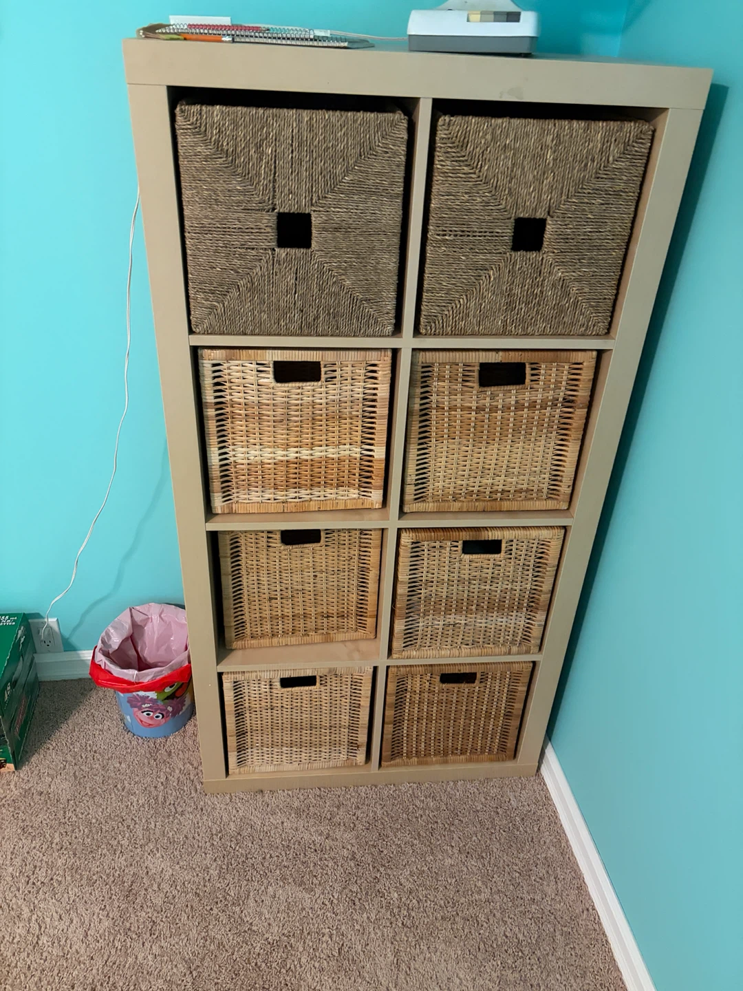 Shelving unit with 8 baskets