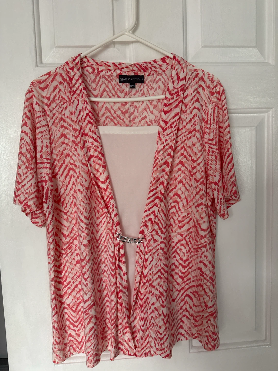 Women's orangey peach pink top with/chain/Size XL