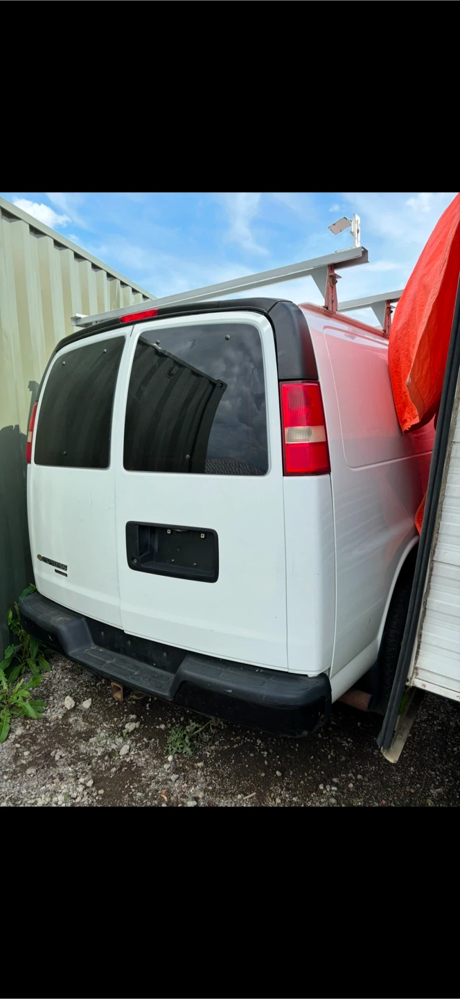 2014 Chevrolet Express Cargo Van - photo 2