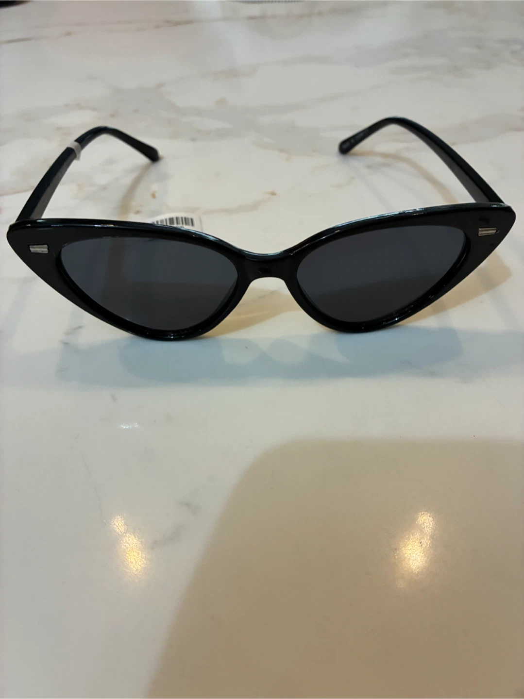 Free People Black Cat-Eye Sunglasses – New/Unused