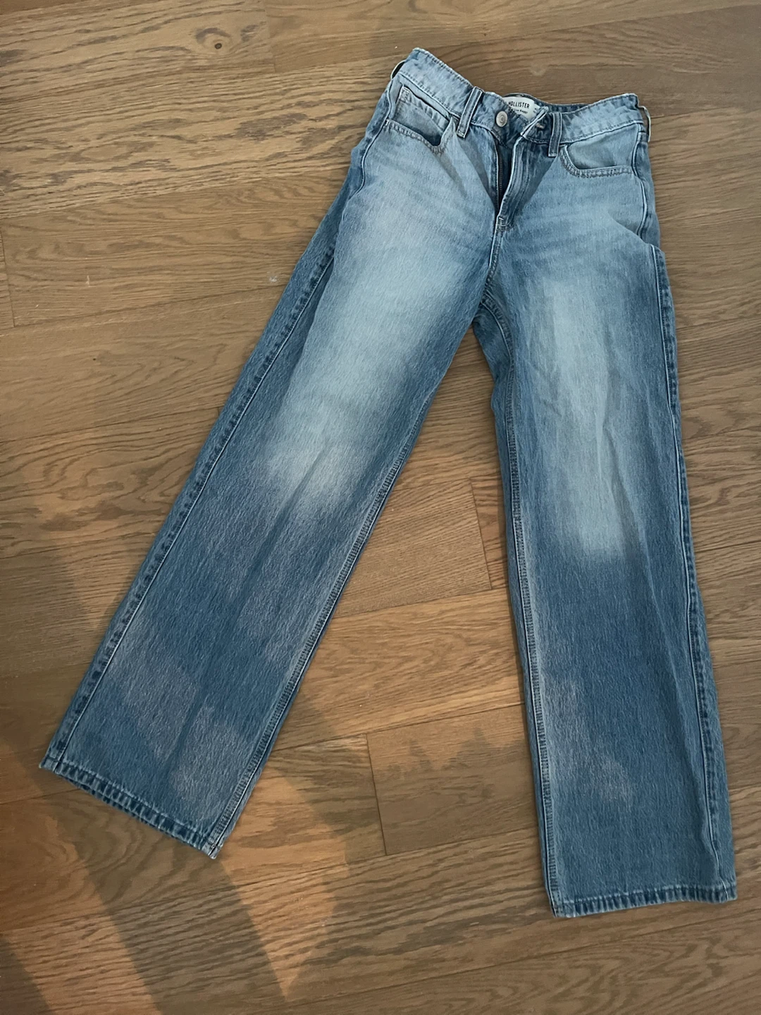 Hollister High-Rise Baggy Jeans - photo 2