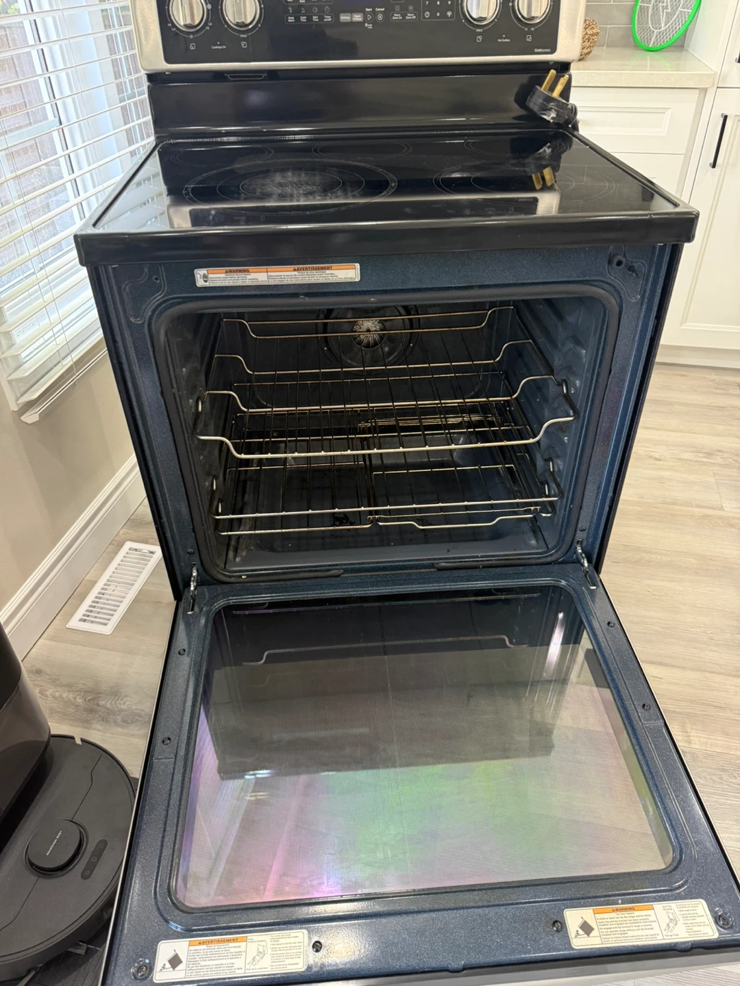 Whirlpool Electric Range - photo 3