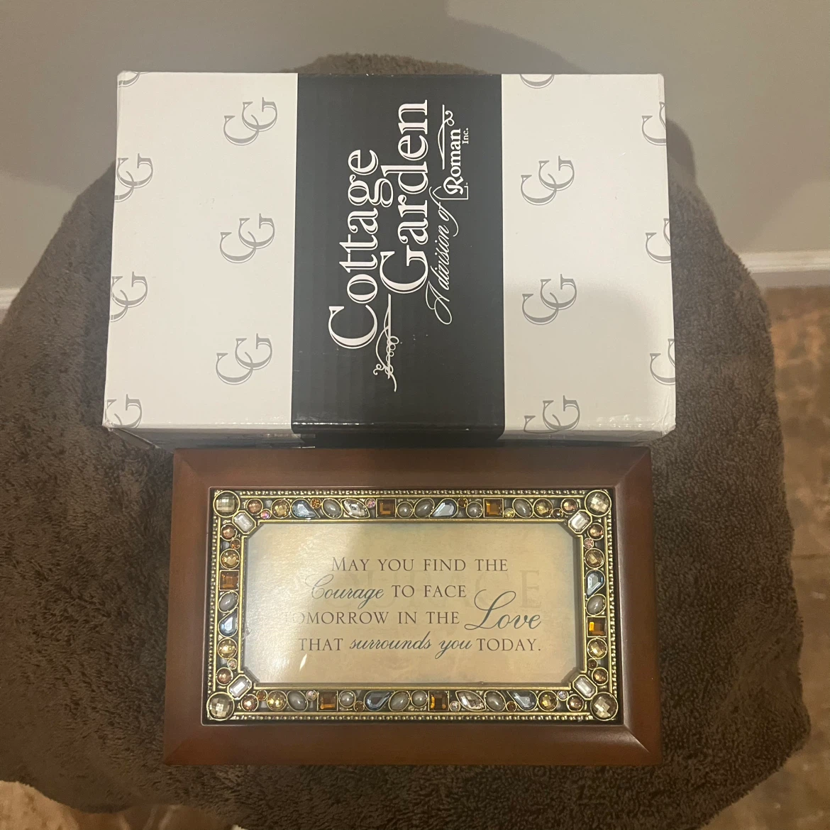 Cottage Garden "Wind Beneath My Wings" Musical Jewelry Box