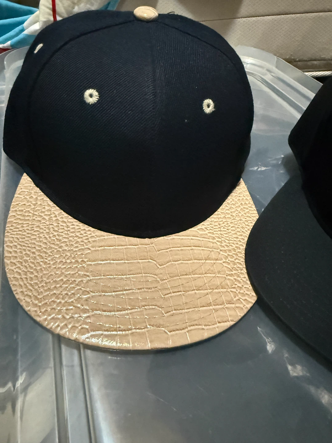 2 Snapback Hats - FOREIGN Brand - photo 4