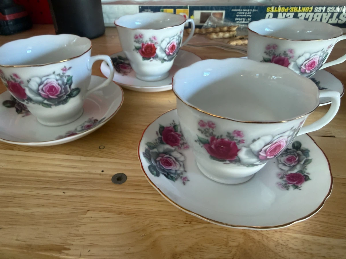 Set of 4 Vintage Rose Pattern Tea Cups and Saucers