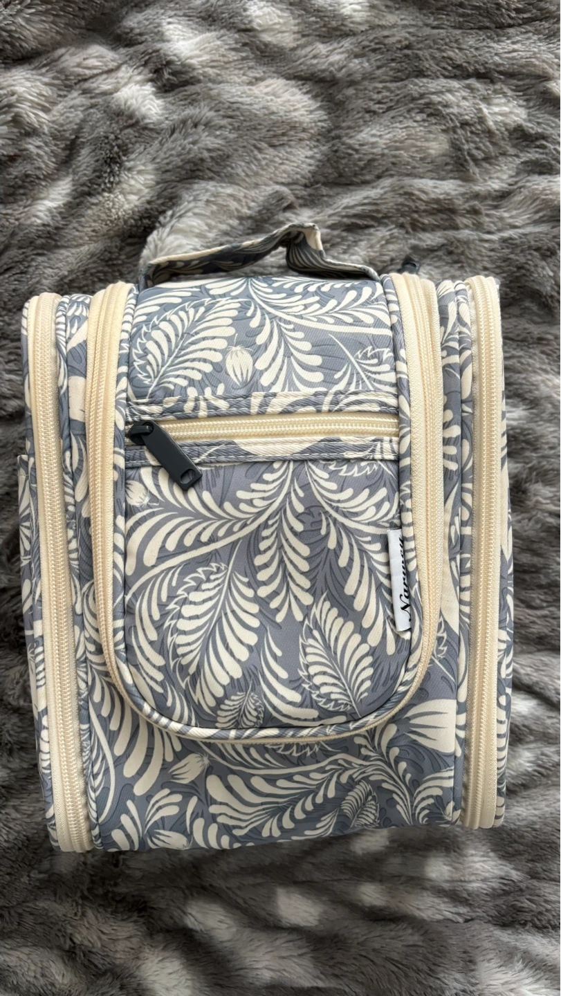 Travel shower hanging toiletry bag