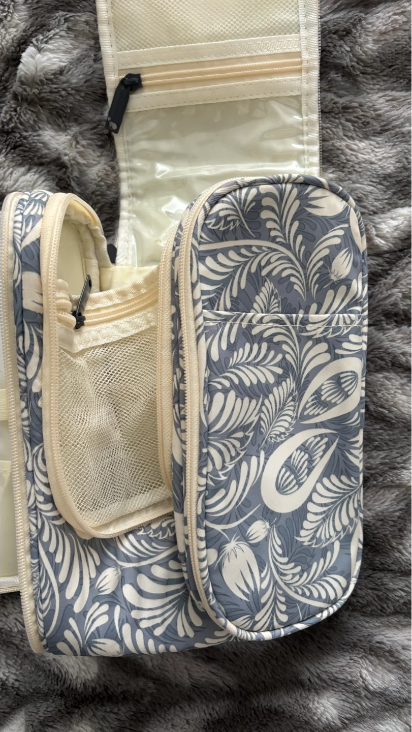Travel shower hanging toiletry bag - photo 4