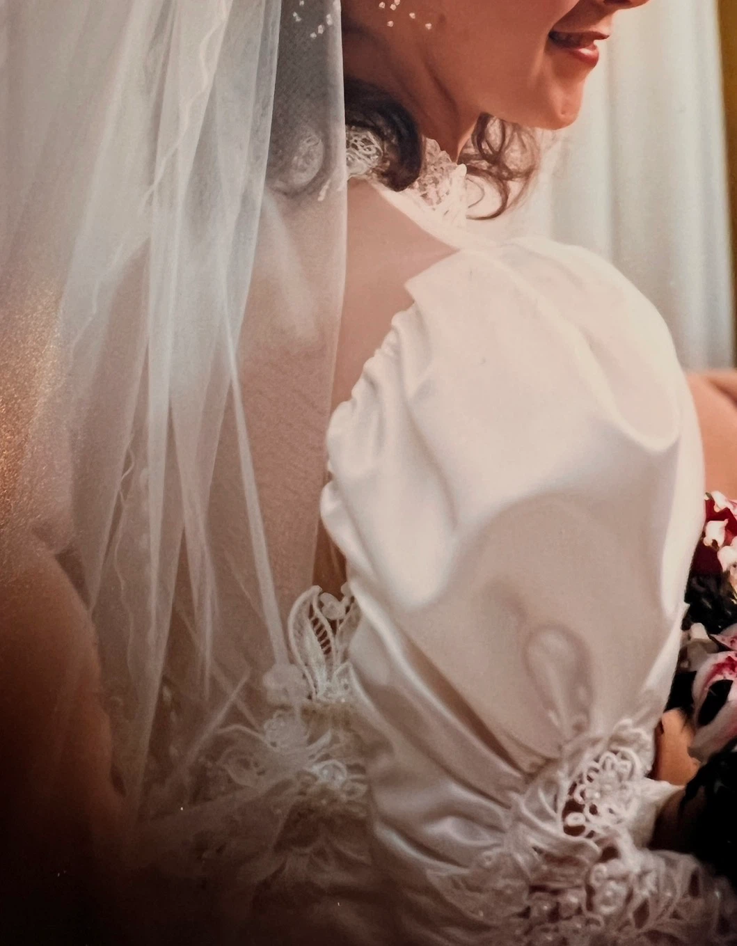 Vintage White Lace Wedding Dress - photo 3