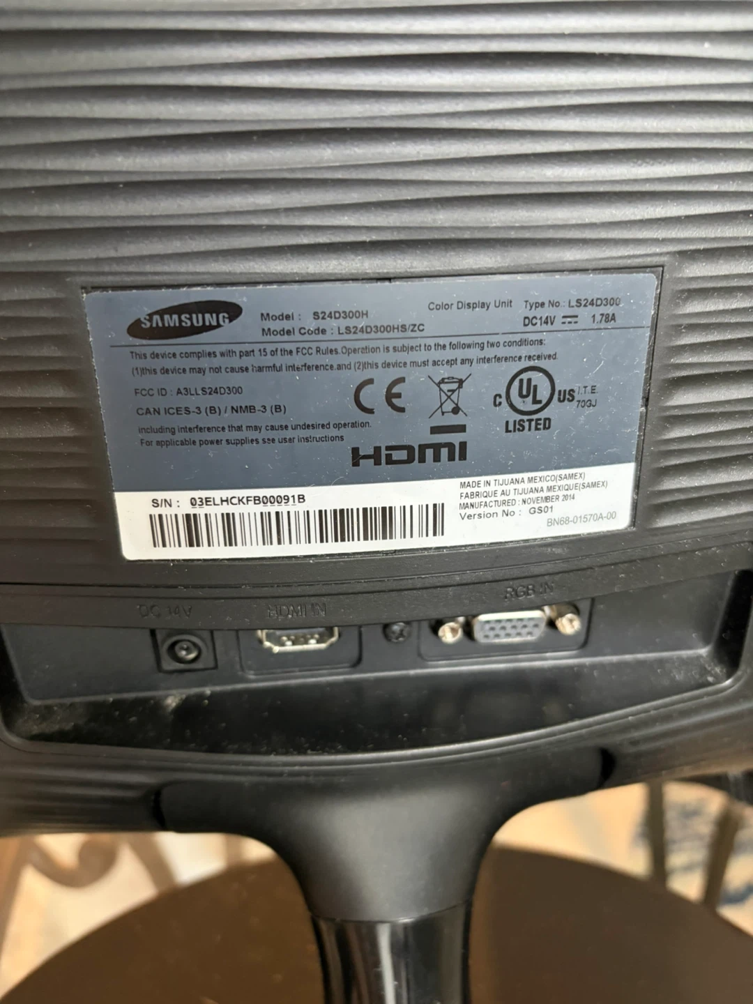 Samsung S24D300 24-inch Monitor - photo 2
