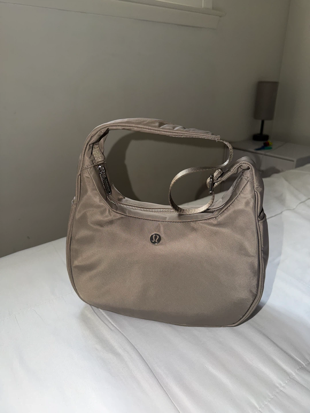 Lululemon Shoulder Bag in Beige 4L - photo 3