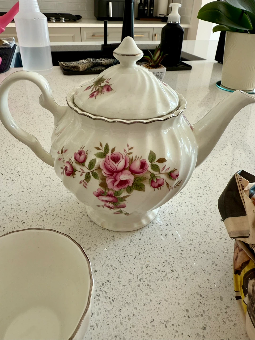 Johnson Brothers Teacup and Teapot Set with utensils