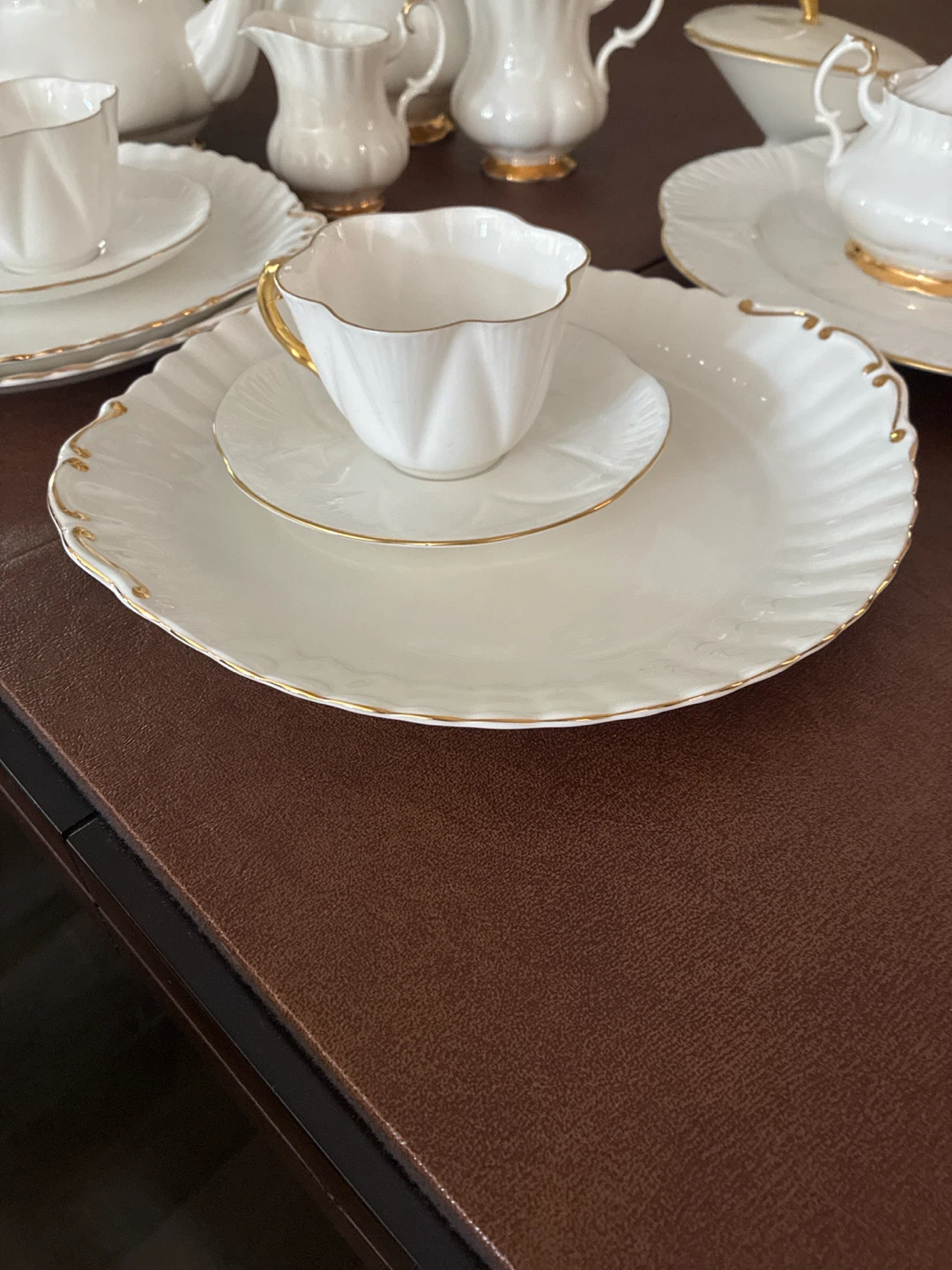 Elegant White and Gold Porcelain Tea Set - photo 2
