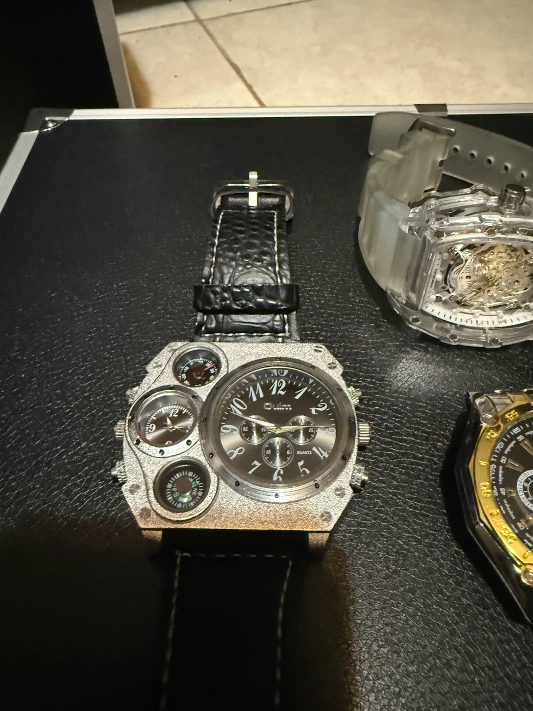 3 watch’s lot Oulm Quartz Watch with Compass and Multiple Dials